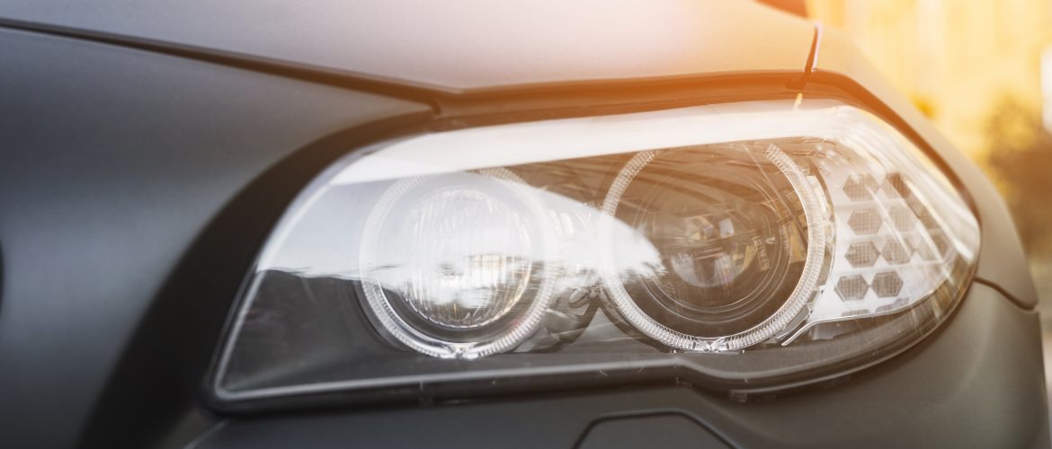 Cách bảo dưỡng hệ thống đèn pha ô tô, giúp tăng tuổi thọ đèn